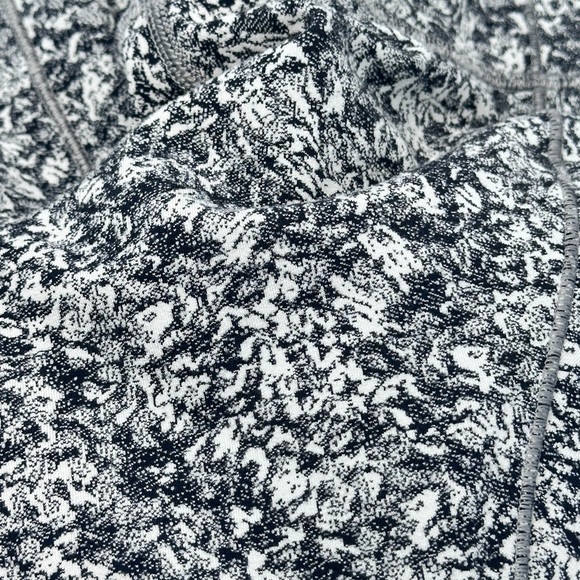 Athleta Salutation Stash Pocket 7/8 tights Size XS - Picture 7 of 8